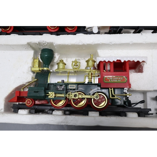645 - North Pole Holiday Express Set by Dazzlers Christmas World (Unchecked)