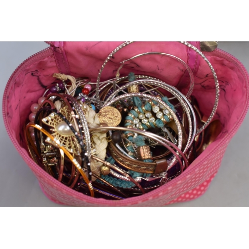 465 - A Large Selection of Unsorted Jewellery Items