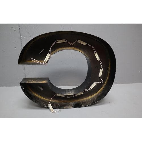 697 - Aluminium Letter C For Signage (18