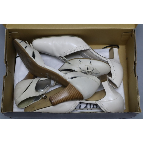 785 - Nine pairs of ladies shoes size 6/7 to include Jaques Michel, Next, clarks and more