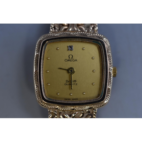 20 - An Omega De Ville Quartz Ladies Watch, With Hallmarked 9ct Gold Case and Strap. Comes With Original ... 