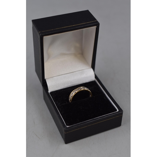 10 - Hallmarked 750 (18ct) Gold Gypsy Ring (Size M) Complete with Presentation Box