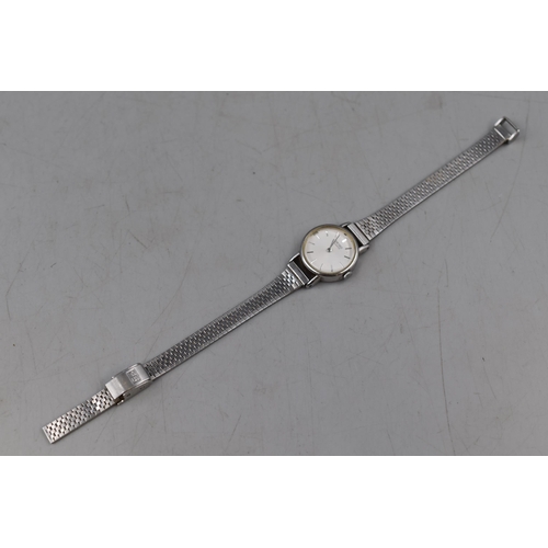 47 - A Seiko Ladies Quartz Watch With Stainless Steel Strap, Working