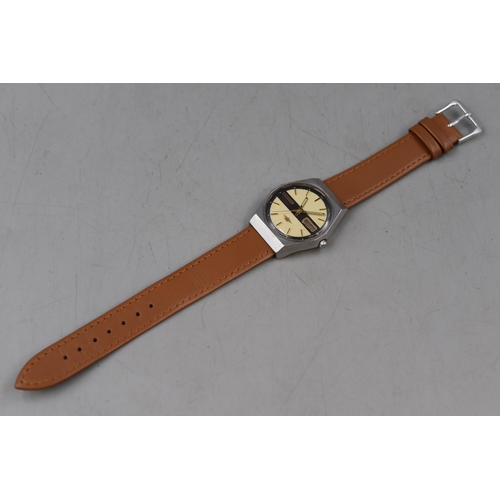 60 - A Citizen Automatic 21 Jewels Watch With Leather Strap, Working