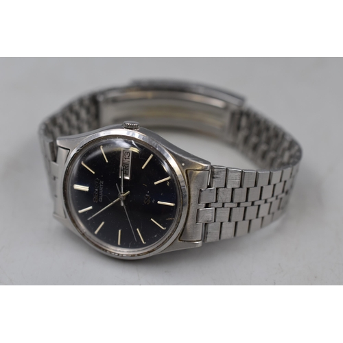 73 - A Gents Seiko SQ Quartz Watch With Stainless Steel Strap, Working