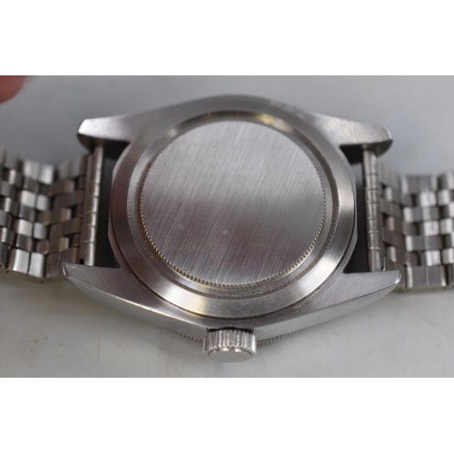 75 - A Rotor Self Winding Mechanical Gents Watch With Stainless Steel Strap, Working