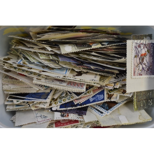 165 - Five Tubs of GB, USA, Austrailian and Worldwide Stamps