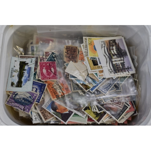 165 - Five Tubs of GB, USA, Austrailian and Worldwide Stamps