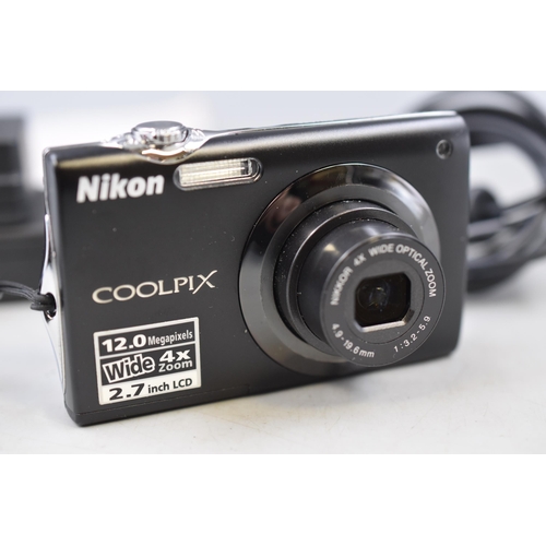 422 - Nikon Coolpics digital camera with charger (working when tested) Nikon Lite touch Zoom 120 AF film c... 