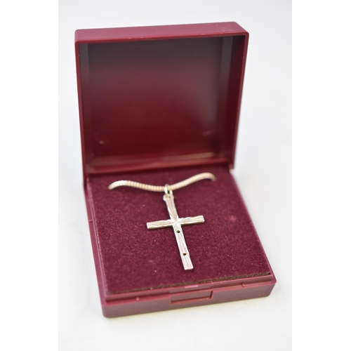 234 - Silver 925 Cross Pendant Necklace Complete with Presentation Box