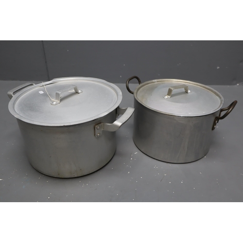 433 - Selection of 2 Large Steel Cooking Pots with Lids