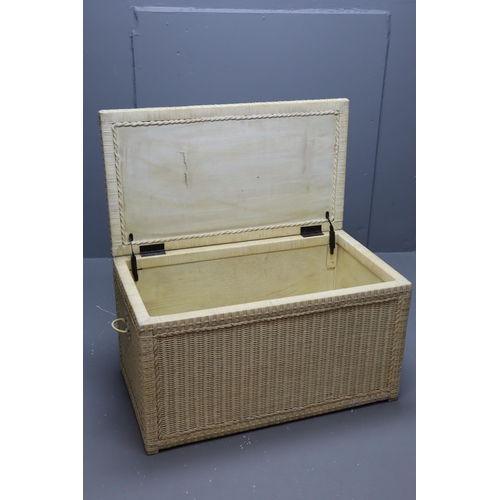 471 - Large Wicker Bedding Box with soft Closure lid 36