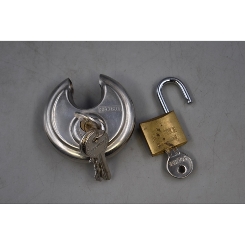 451 - Selection of 6 Padlocks complete with Keys