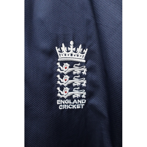 546 - ECB England Lightweight Hooded Waterproof Cricket Jacket Size Large