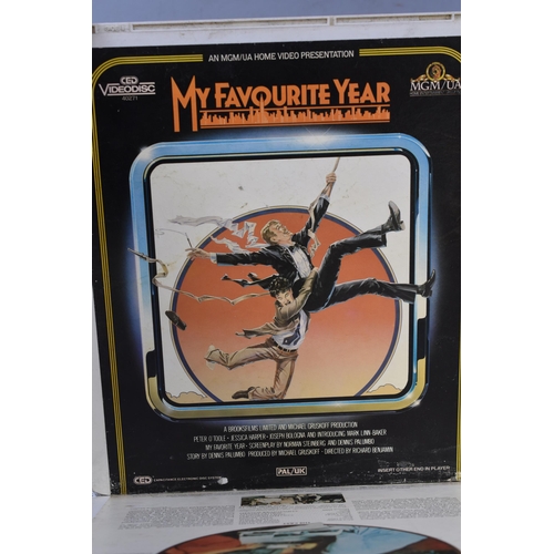 552 - Four CED Videodiscs, Includes The Blue Lagoon, Victor Victoria, Annie Hall, And My Favourite Year