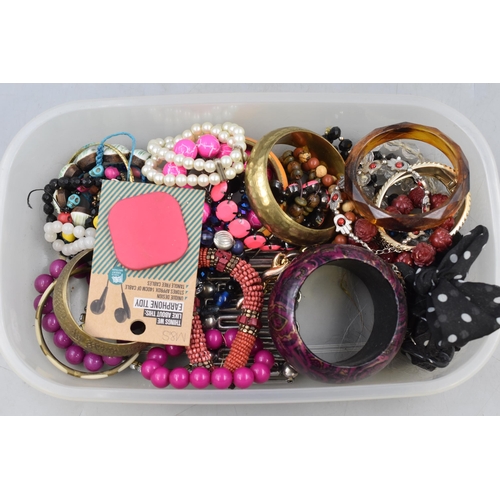 242 - Large Selection of Unsorted Jewellery