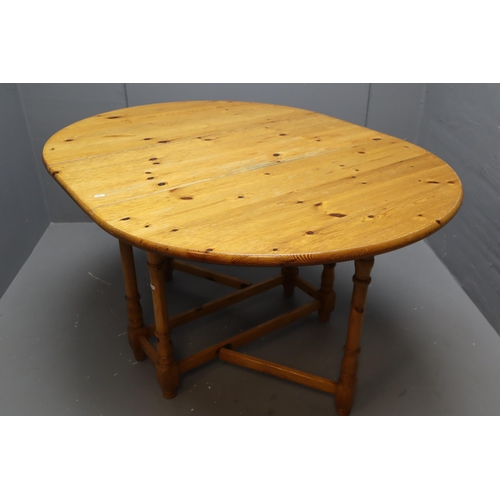 649 - A Pine Farmhouse Style Dropleaf Table, Approx 54.5