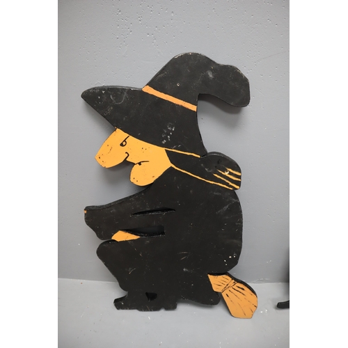 670 - Selection of Halloween Decorations - Four Witches 30