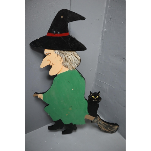 711 - Selection of Halloween Decorations - Three Witches 30