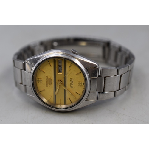 93 - Seiko 5 Automatic 21 Jewels Gents Watch (Working)