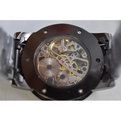 108 - A Kinetic Sewor Gents Skeleton Watch