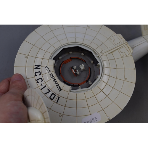 182 - Die-Cast Model of U.S.S Enterprise NCC-1701 ( Possibly Franklin Mint Anniversary Model 1991 ) approx... 