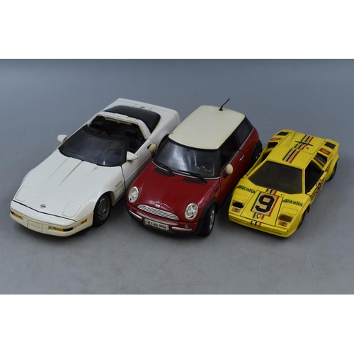 212 - Three Unboxed Die-Cast Model Cars, One, Corvette ZR-1 (1992) in White by Maisto, Doors, Bonnet and B... 