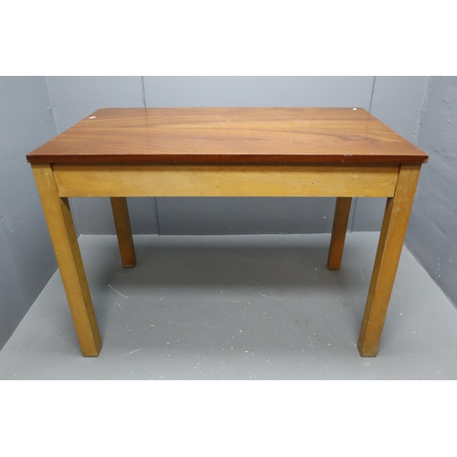 670 - Sturdy wooden work table measures 47