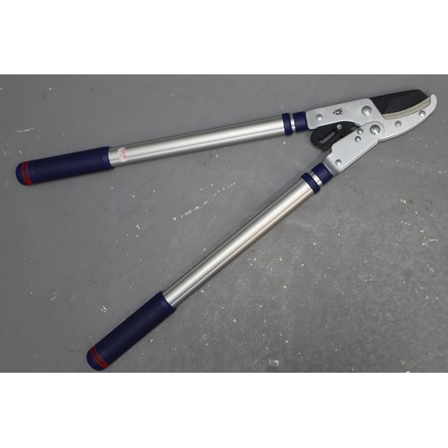 690 - Set of Brand New Tree Loppers with extendable Handle feature