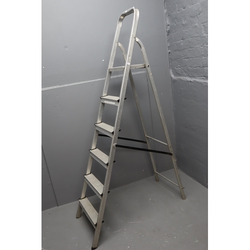 698 - Aluminium step ladder 69