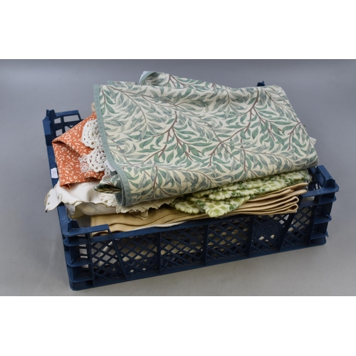 806 - Mixed Selection of Table Cloths, Place Settings and Coasters