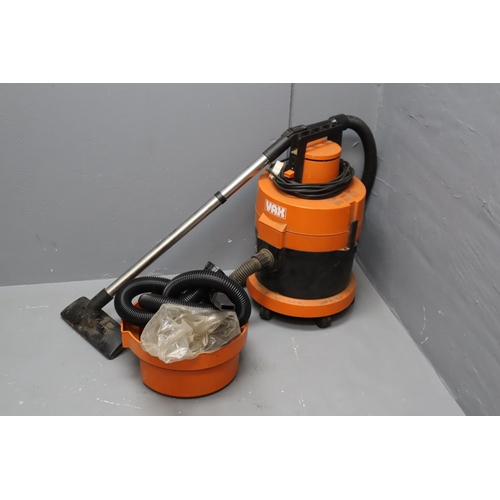 702 - VAX 121 wet and dry vacuum cleaner working when tested