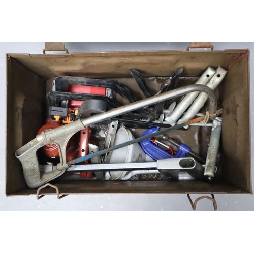 842 - Metal Tool Box complete with contents