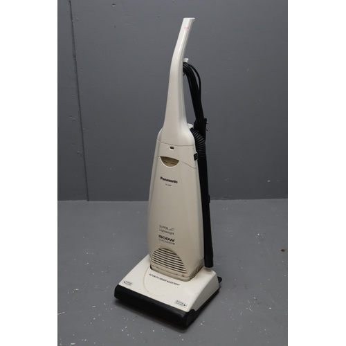 704 - Panasonic Super lightweight 1900w Hoover working when tested