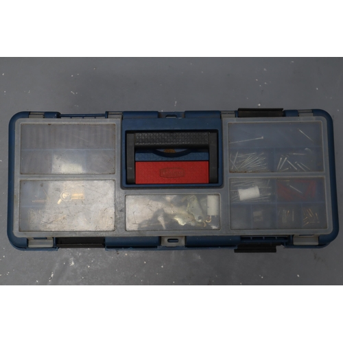 847 - Plastic tool box containing large quantity of hand tools