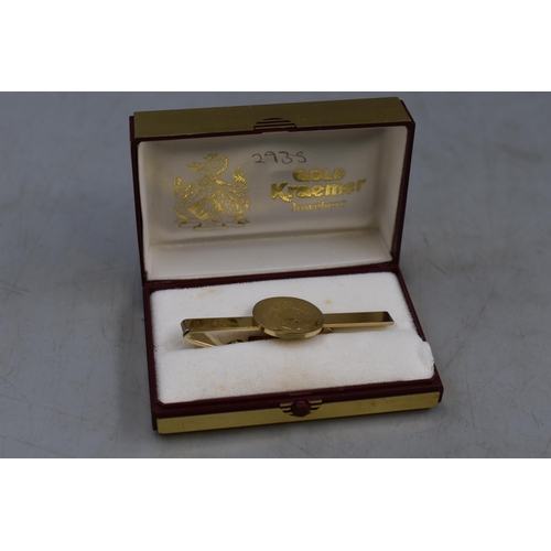 256 - Stratton Gold Kraemer Tie Pin complete with Case