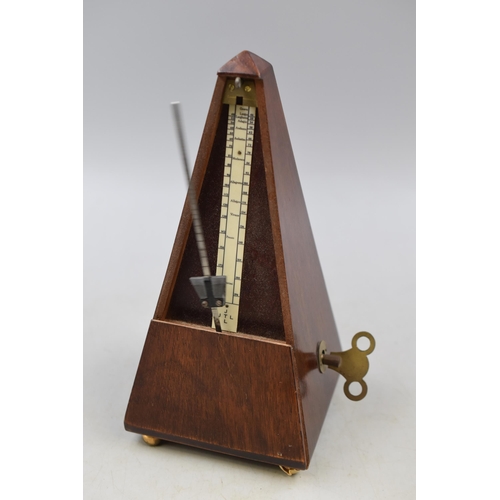 212 - Metronome Maelzel, British made with Jetel makers mark, working when tested