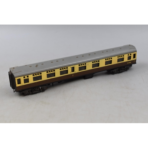 237 - Set Of Three Model British Railway Railway Carriages By T.T.R, all Marked as W 16198, OO Gauge