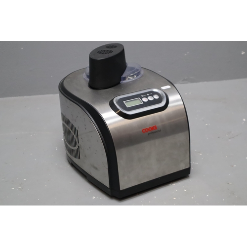 520 - Cooks Professional Ice Cream Maker (Powers on)