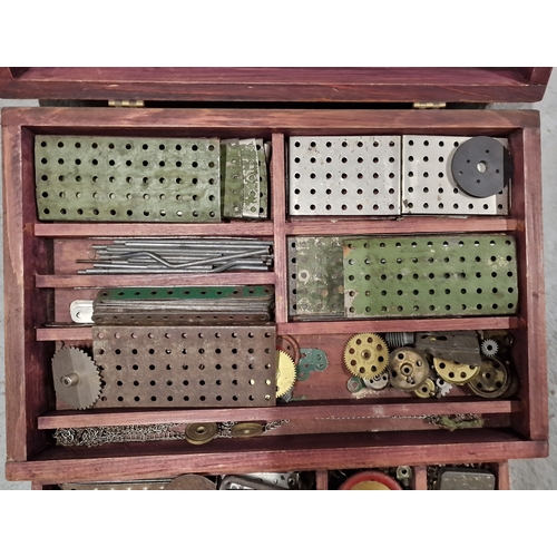 540 - Vintage Meccano Set in Original Wood Box With Inner Tray.