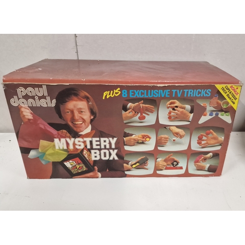 543 - Vintage Paul Daniels Mystery Box 1979 by House of Dubreq © Paul Daniels 1979 Appears Complete a... 