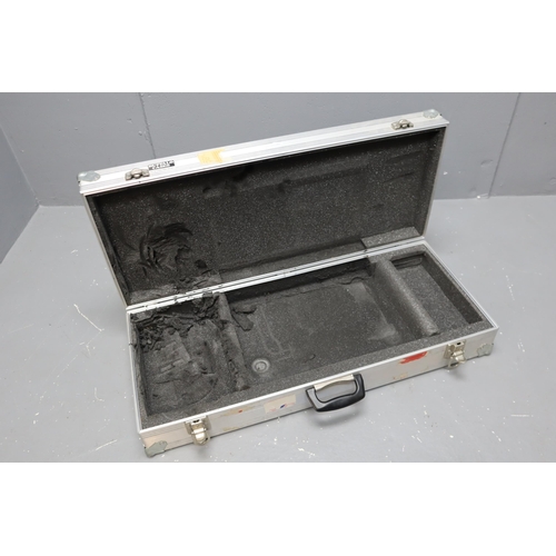 571 - An Aluminium Flight Case, Approx 15