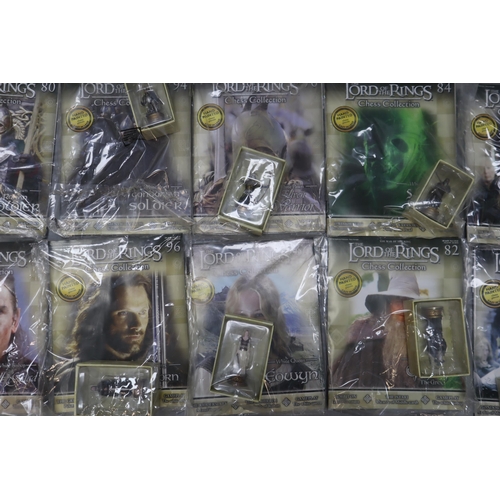 769 - An Eaglemoss Publication The Lord of The Rings The War of The Ring Chess Collection. Includes Magazi... 