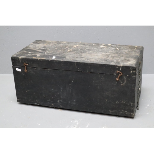 598 - A Wooden Toolbox Containing a Selection of Assorted Vintage Tools