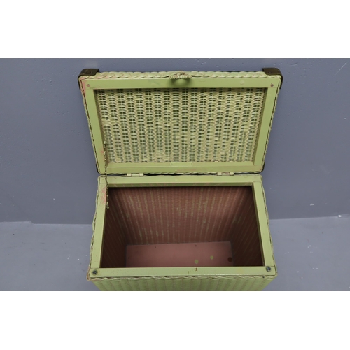 620 - Vintage Lloyd Loom Glass Topped Laundry Basket 21.5