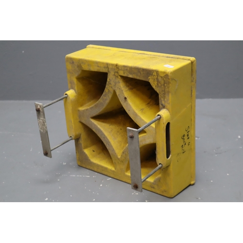 739 - Decorative Brick Mould