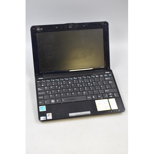 479 - Small Eee PC Laptpop with Bag. No Power Cable, untested a/f