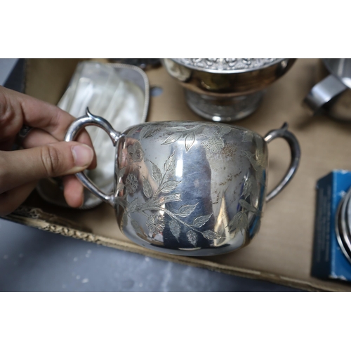 921 - Mixed Selection of Silver Plated Ware to include Gravy Separator, Pedestal Bowls, New Sundae Spoons,... 