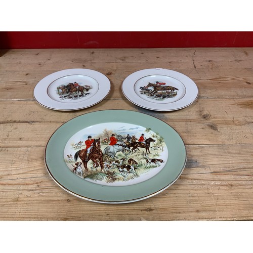 864 - Selection of Horse Related items to include Two Trays and a Selection of Plates