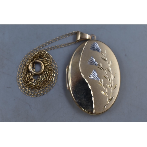 33 - A 9ct Gold Etched Floral Locket Pendant, on 9ct Gold Chain. In Presentation Box, Approx 8.07g